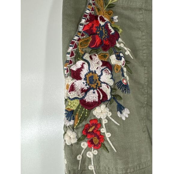 JW Los Angeles/Johnny Was Green Floral Embroidered Shorts, Size Medium - Picture 4 of 6